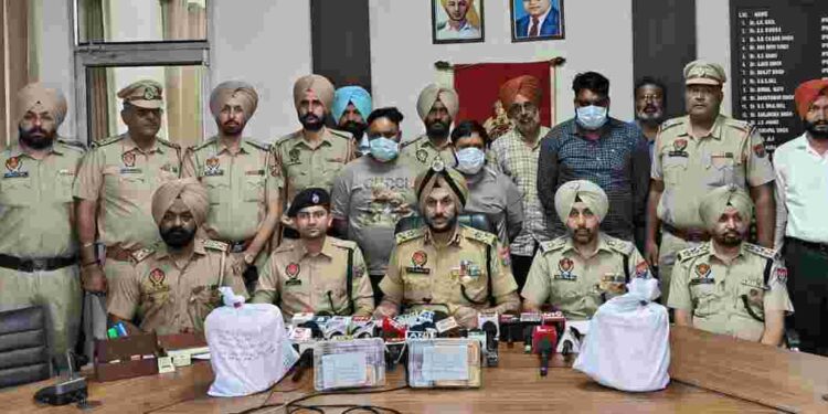 PUNJAB POLICE BUSTS ANOTHER TRANS-BORDER NARCOTIC NETWORK IN AMRITSAR; JAIL WARDEN, TWO BROTHERS HELD WITH 4.5KG HEROIN, ₹4.32L DRUG MONEY