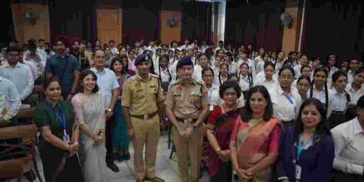 DGP GAURAV YADAV FLAGS-OFF 14 PCR VANS, VOWS TO MAKE LUDHIANA AS SAFEST CITY