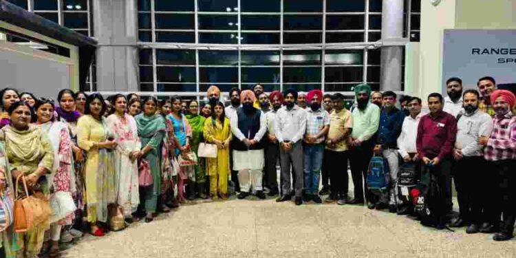 Delegation of 50 Head Masters/Head Mistresses sent for training at IIM Ahmedabad: Harjot Singh Bains