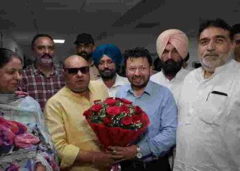 Administration accords Guard of Honour to Local bodies minister Dr Ravjot Singh