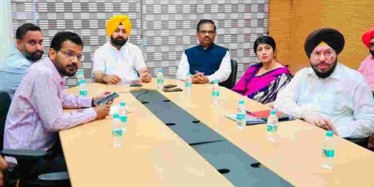 Revenue Minister Hardeep Singh Mundian mandates transparent and incorruptible administration