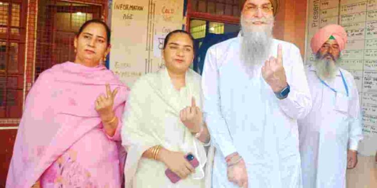 Punjab Vidhan Sabha Speaker Sardar Kultar Singh Sandhwan casts Vote in Panchayat Elections