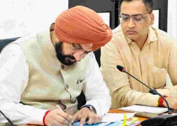 Resolve Pending Cases for Worker Welfare Schemes by November 30- Sond to officers