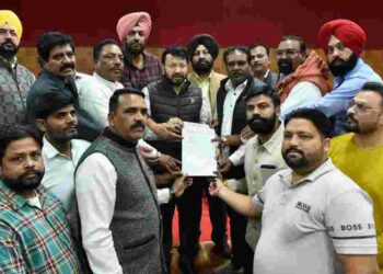 Dr. Ravjot Singh, Holds Meeting with Sanitation Workers and Sewermen Union