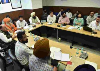 Dr. Ravjot Singh Chairs High-Level Meeting for the Cleaning of Buddha Dariya