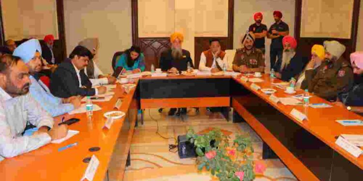 Sandhwan chaired a Meeting on 450th foundation day celebration of Amritsar