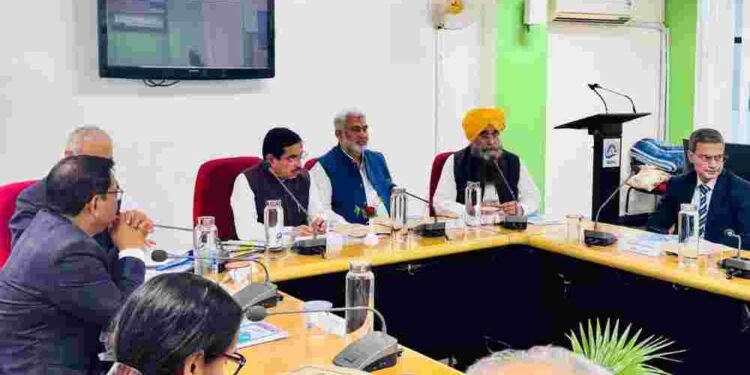 PUNJAB ACTS AS BRIDGE IN FACILITATING MEETING BETWEEN UNION GOVT & FARMERS