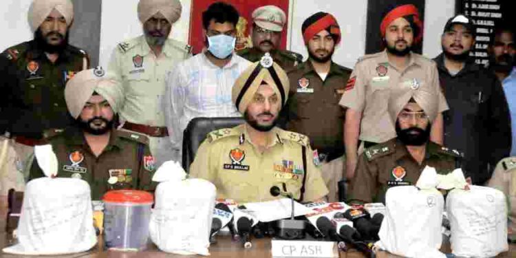 PUNJAB POLICE BUSTS CROSS-BORDER DRUG CARTEL; ONE HELD WITH 8.08KG HEROIN, ONE PISTOL