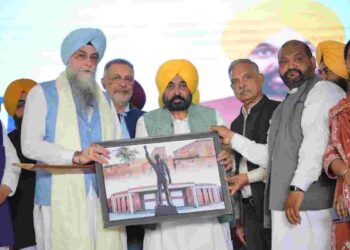 WILL CARVE OUT A PROGRESSIVE AND PROSPEROUS PUNJAB AS DREAMT BY SHAHEED BHAGAT SINGH: VOWS CM