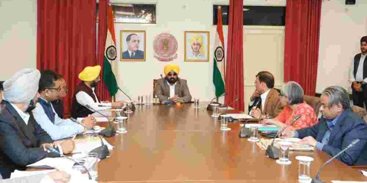 ENSURE SPEEDY AND TIMELY COMPLETION OF MEDICAL COLLEGE AND CIVIL HOSPITAL AT HOSHIARPUR: CM TO OFFICERS