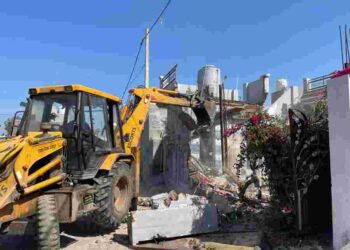 Yudh Nashian Virudh: Two illegal structures of drug traffickers demolished in Sangrur