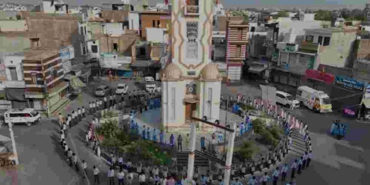 Students Form Human Chain at Historic Clock Tower in Fazilka to Raise Awareness Against Drugs