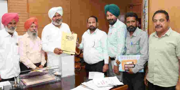 CABINET SUB-COMMITTEE HOLDS MEETINGS WITH 8 EMPLOYEE UNIONS