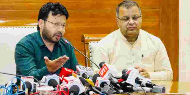 OFFICERS TO MONITOR ROAD SEGMENTS FOR ENHANCED URBAN INFRA: DR. RAVJOT SINGH