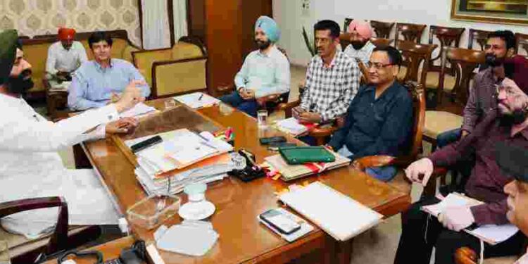 MANN GOVT ENDEAVOURS TO REGULARIZE CONTRACT EMPLOYEES IN PUNBUS AND CONVERT OUTSOURCED STAFF TO CONTRACTUAL TERMS: LALJIT SINGH BHULLAR