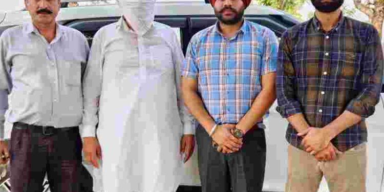 Crackdown on corruption : Vigilance Bureau nabs Kanungo red-handed accepting Rs 25,000 bribe