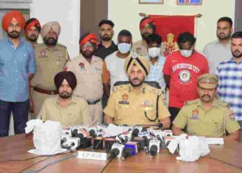 WOMAN AMONG SIX DRUG SMUGGLERS HELD WITH 4KG HEROIN IN AMRITSAR