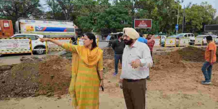 DC Inspects Ongoing Pipeline laying Work at Leela Bhawan Chowk