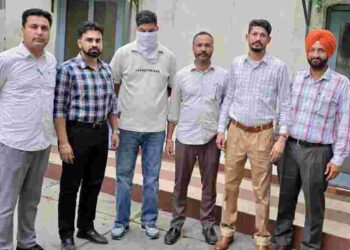 Vigilance Bureau nabs Head Constable red-handed accepting Rs 30000 bribe
