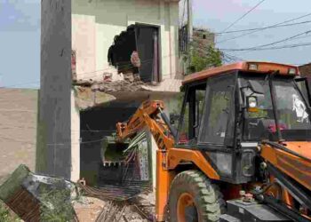 Mann Government Strikes Hard in Drug War: Illegal Assets of Drug Smugglers Bulldozed back to back