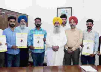 GURMEET SINGH KHUDIAN HANDS OVER JOB LETTERS TO 8 YOUTH IN ANIMAL HUSBANDRY DEPT