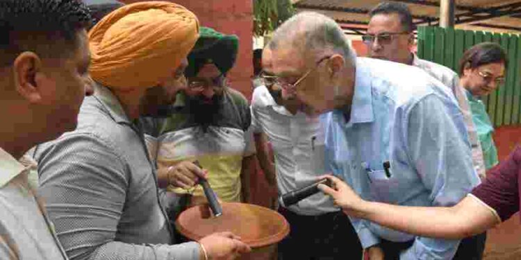 HAR SHUKARVAR DENGUE TE VAR: HM DR BALBIR INSPECTS COLLEAGUES’ RESIDENCES, CALLS COLLECTIVE EFFORTS TO COMBAT DENGUE