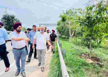 Plantation going full throttle, Forest & Wildlife Preservation Minister Lal Chand Kataruchak hits ground