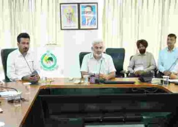 Explore possibility of a pilot project of planting huge saplings of flowery variety on highways: Lal Chand Kataruchak