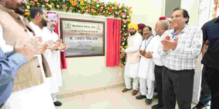CM CONTINUES MISSION GYAAN (KNOWLEDGE), DEDICATES ANOTHER NEW LIBRARY TO PUNJABIS