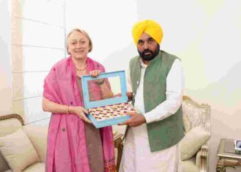 CM Bats for Stronger Ties with UK in Key Sectors like Education, Manufacturing, Engineering, and others