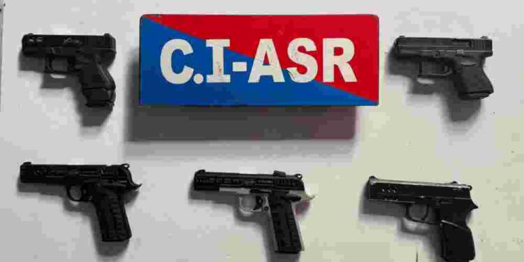 PAK-SMUGGLER’S OPERATIVE HELD WITH FIVE SOPHISTICATED PISTOLS IN AMRITSAR