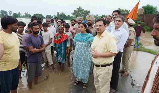 PROTECTION OF LIVES AND PROVIDING SAFE SHELTER IN RELIEF CAMPS IS FOREMOST PRIORITY OF STATE GOVT: ACS-CUM-FCR ANURAG VERMA