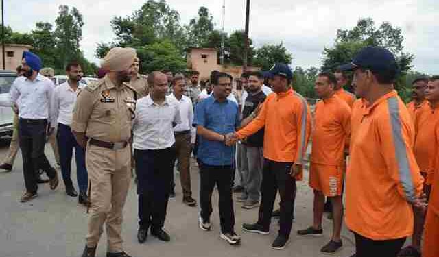 Chief Secretary visits flood-affected areas in Amritsar and Pathankot