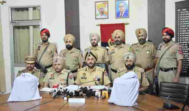 NOTORIOUS DRUG SMUGGLER SONI AMONG FIVE HELD WITH 8.1KG HEROIN IN AMRITSAR