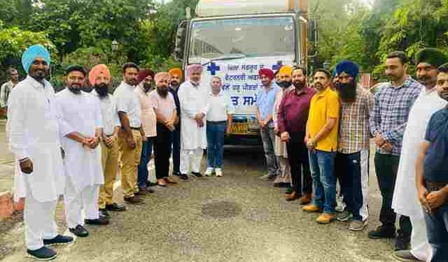 PUNJAB GOVT AND PEOPLE UNITEDLY COMBATING FLOOD FURY