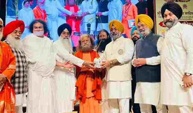 Sarv Dharam Sammellan organised by DSGMC remembers Guru Tegh Bahadur Ji’s unparallel sacrifice