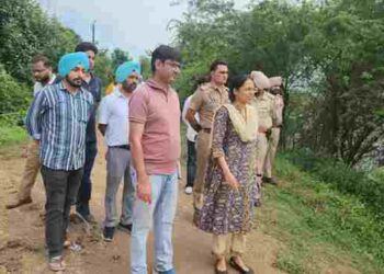 DC Dr. Preeti Yadav Reviews Ghaggar Situation at Sarala Head