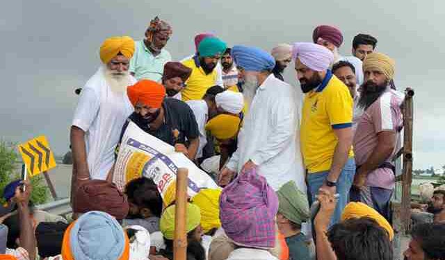 Laljit Bhullar distributes relief materials to flood-affected families of Harike Pattan and Jalloke