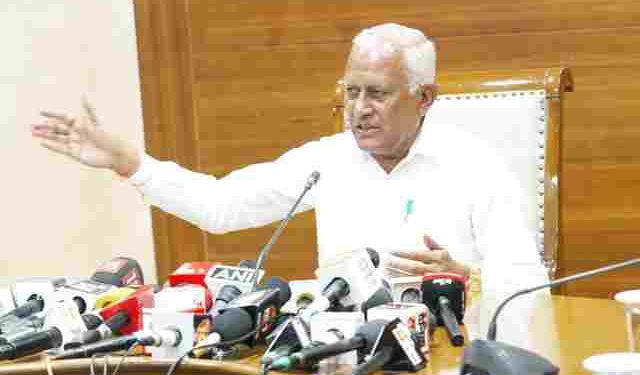 PM MUST SHOW GENEROSITY IN EXTENDING AID TO FLOOD-HIT PUNJAB: BARINDER KUMAR GOYAL