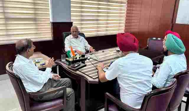 EXPEDITE RIVERS’ BREACH PLUGGING WORKS, INSTRUCTS BARINDER KUMAR GOYAL