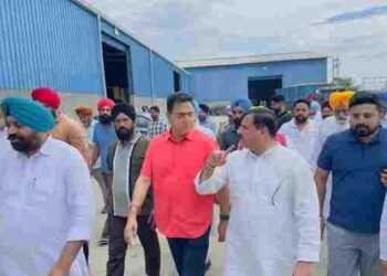 Rajya Sabha MP and Ministers come forward for hand holding of flood ravaged people of Dera Baba Nanak