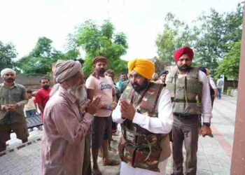 CM VISITS FLOOD AFFECTED AREAS OF FEROZEPUR IN BOAT, SEEKS UPWARD REVISION IN COMPENSATION OF LOSS DUE TO NATURAL DISASTER FROM GOI