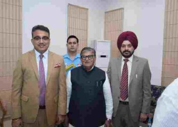 PUNJAB GOVERNOR ADMINISTERS OATH TO TWO PPSC OFFICIAL MEMBERS