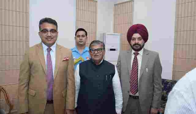 PUNJAB GOVERNOR ADMINISTERS OATH TO TWO PPSC OFFICIAL MEMBERS