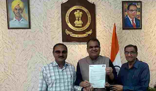 Sonalika Group helps to the tune of 4.5 Crores towards flood affected areas