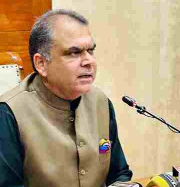 Industrialists of Punjab personally hand over cheques to Chief Minister Bhagwant Singh Mann amounting to Rs. 6 crore approx. towards Chief Minister Rangla Punjab Fund