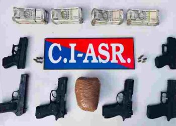 CROSS-BORDER SMUGGLING RACKET BUSTED IN AMRITSAR; FIVE HELD WITH SIX PISTOLS, 1KG HEROIN, ₹6L DRUG MONEY