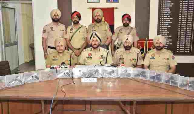 JUVENILE AMONG SEVEN HELD WITH 15 SOPHISTICATED PISTOLS IN AMRITSAR