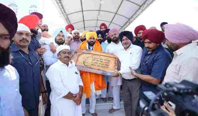 CM LAYS FOUNDATION STONE OF HERITAGE WALKWAY TO BE CONSTRUCTED AT SRI ANANDPUR SAHIB