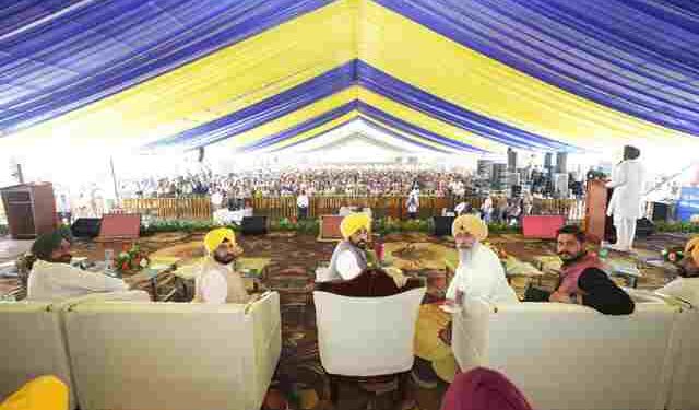 CM’S FESTIVAL BONANZA TO PUNJABIS, LAUNCHES SCHEME TO CONSTRUCT 19,491 KM LINK ROADS AT A COST OF RS 4150 CRORE